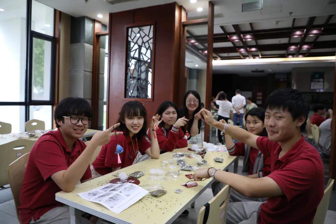 浓浓粽香情 暖暖沁人心 |上海美达菲端午节包粽子献爱心活动