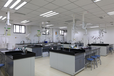 上海美达菲学校-化学实验室